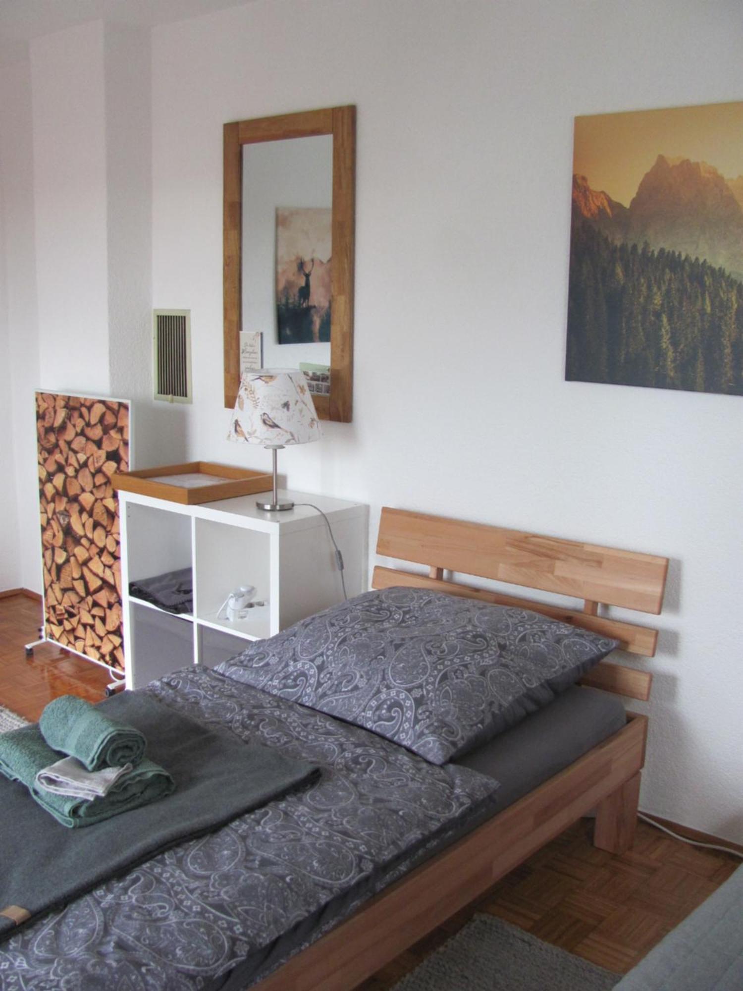 #1Gemuetliches Ruhiges Sonniges Balkonzimmer Mit Gemeinschaftsbad W-Lan Airport Nah Late Night Check In Haus Nr 9,5 Trunkelsberg Extérieur photo