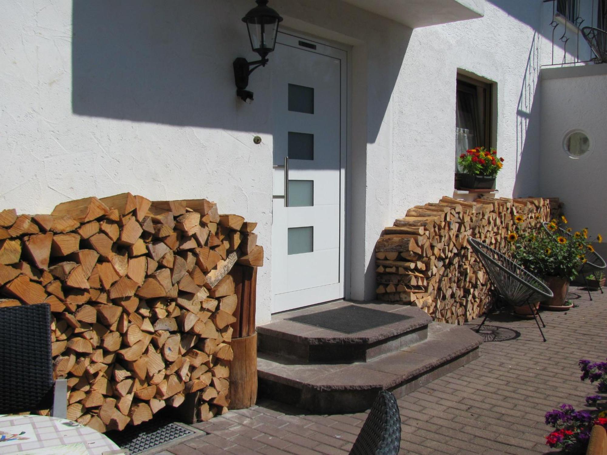 #1Gemuetliches Ruhiges Sonniges Balkonzimmer Mit Gemeinschaftsbad W-Lan Airport Nah Late Night Check In Haus Nr 9,5 Trunkelsberg Extérieur photo